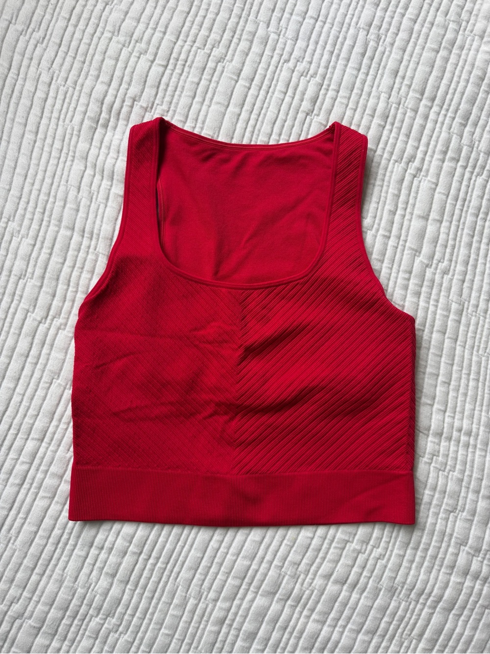 DSG Red Seamless Scoop Crop Tank